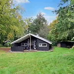 8 Person In Feriehus Melby