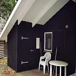 8 Person In Feriehus Melby