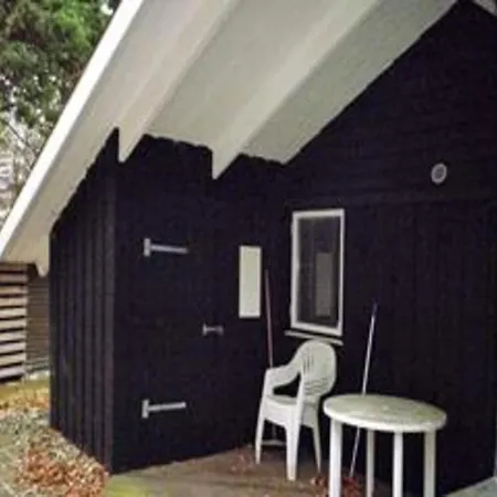 8 Person In Semesterbostad Melby