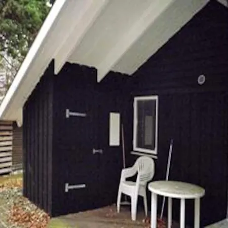 8 Person In Feriehus Melby